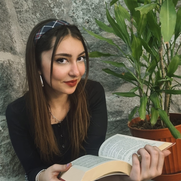 Nisan Bedia Sağdıç